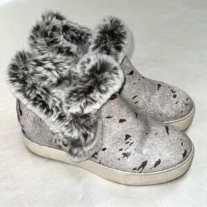 J/Slides Grey Calico fur platform wedge booties. Size 6